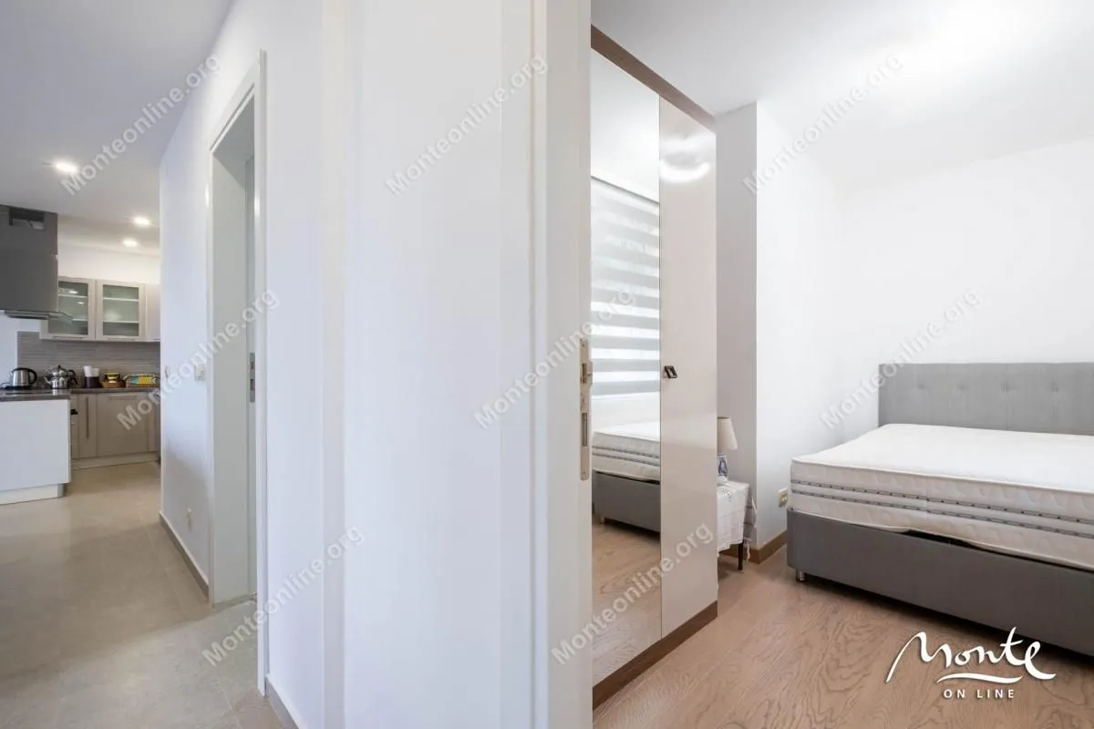 Prodaja, dvosoban stan, 87m², Tivat, Crna Gora