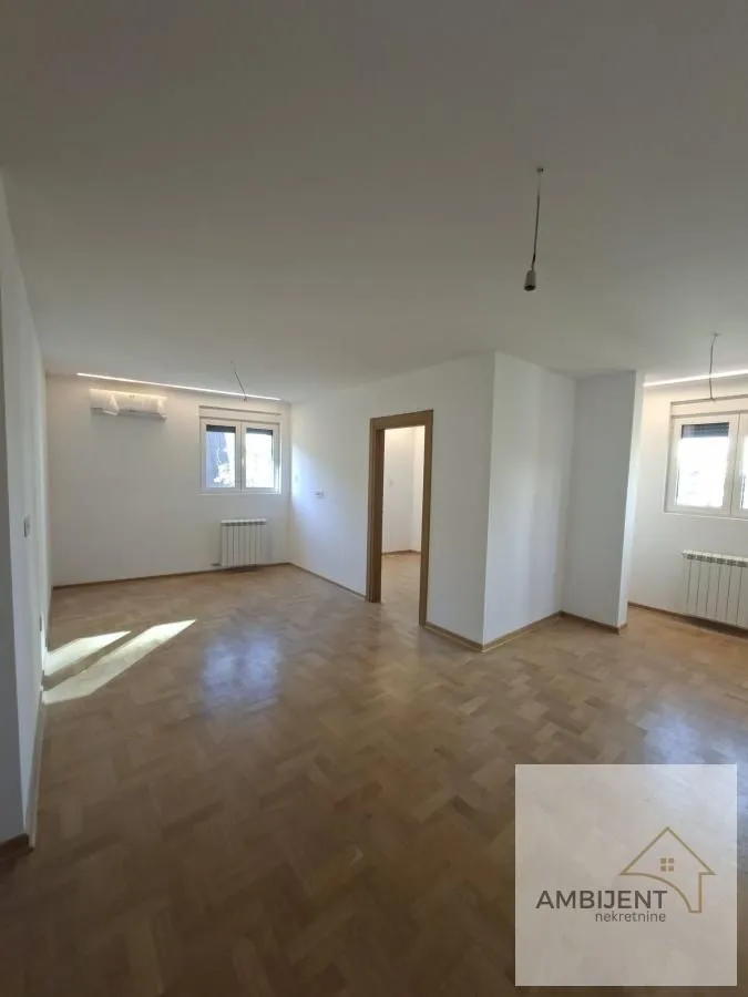 Prodaja, trosoban stan, 65m², Uciteljsko Naselje, Zvezdara Sve Podlokacije