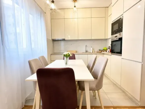 Izdavanje, dvosoban stan, 72m², Blok 9, Podgorica - image 2