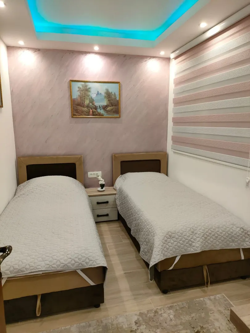 Izdavanje, dvosoban stan, 70m², Centar, Bar