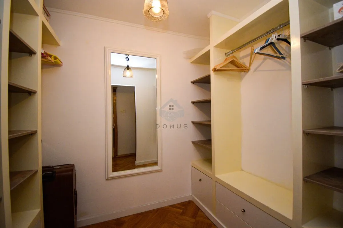 Rent, house, 200m², Gorica C, Podgorica