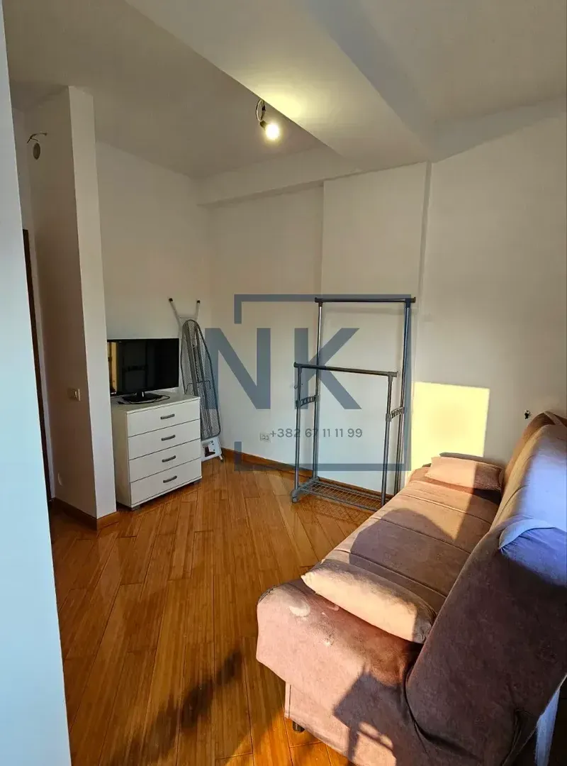 Izdavanje, dvosoban stan, 64m², Stari Aerodrom, Podgorica
