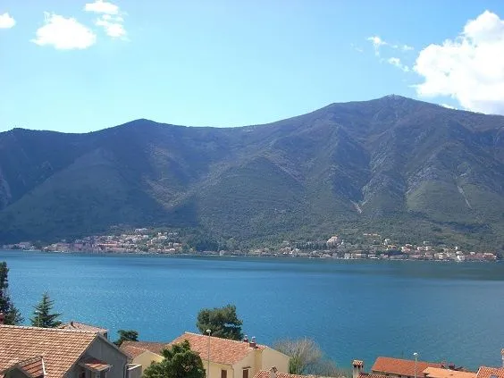 Prodaja, trosoban stan, 108m², Dobrota, Kotor