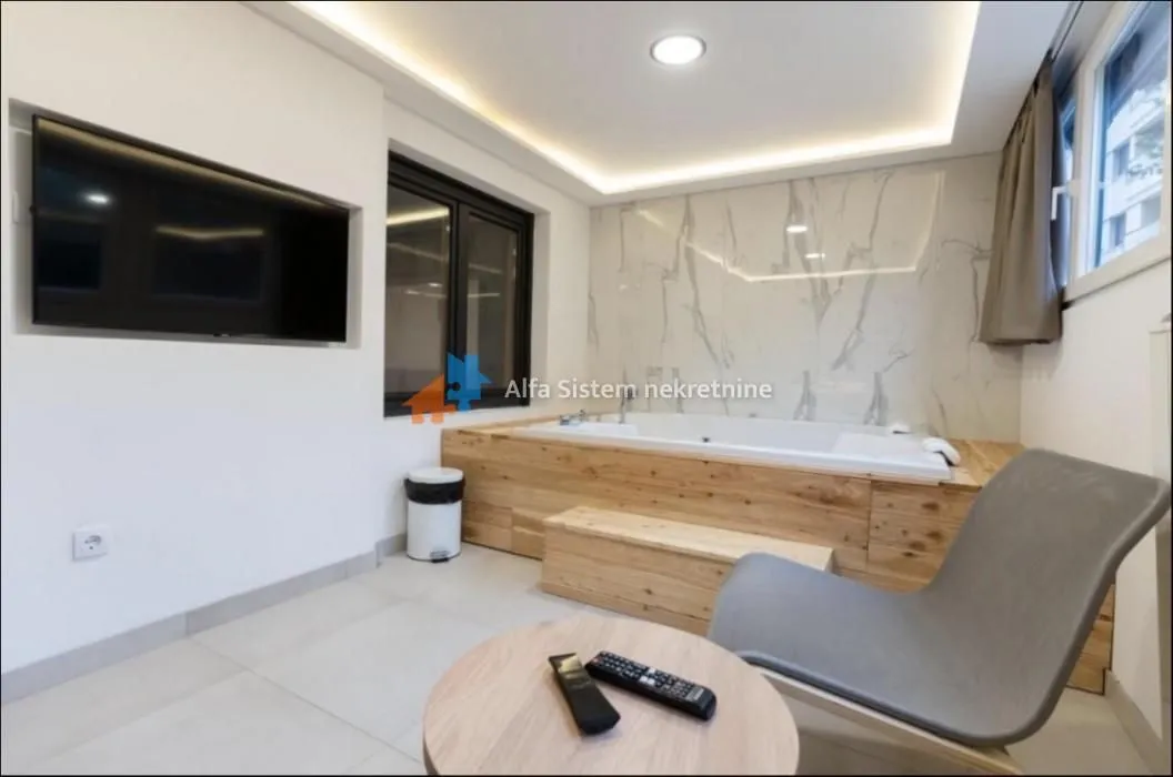 Izdavanje, dvosoban stan, 55m², Vračar Sve Podlokacije, Beograd