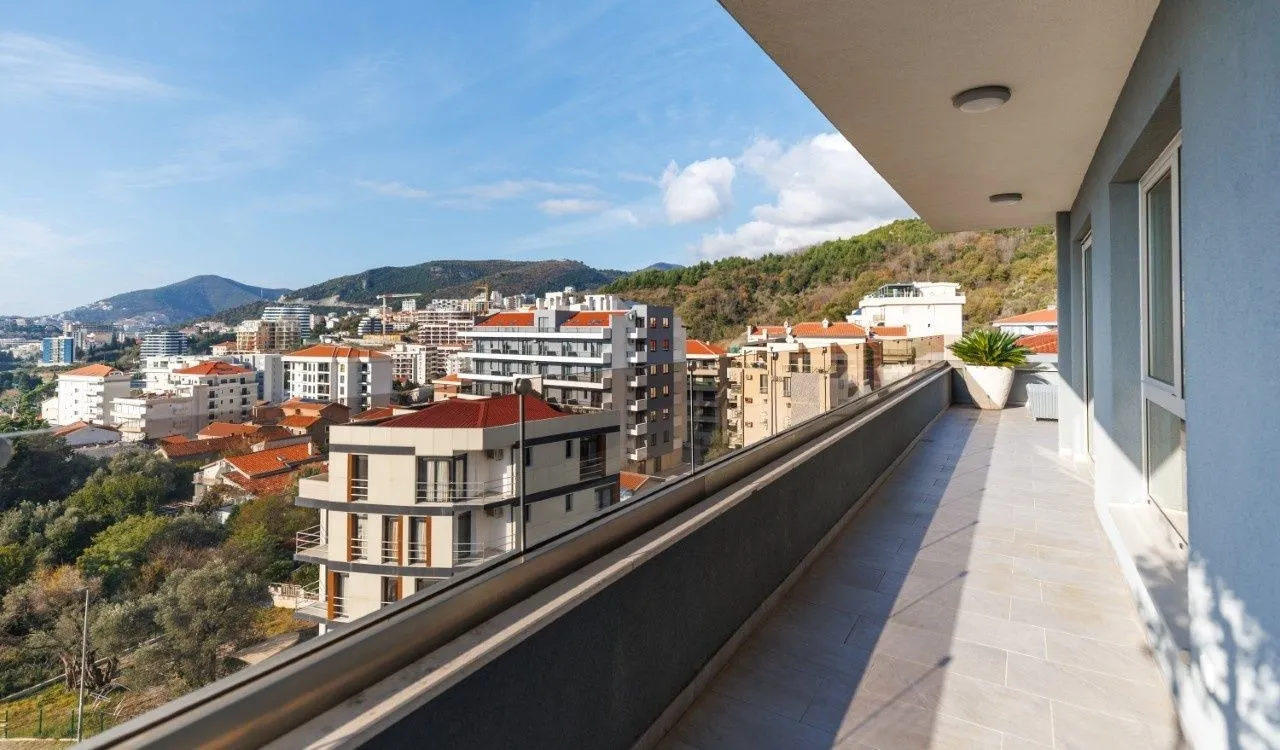 Prodaja, trosoban stan, Bečići, Budva
