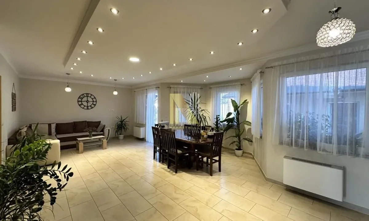 Prodaja, kuća, 219m², Veternička rampa, Novi Sad Sve Podlokacije