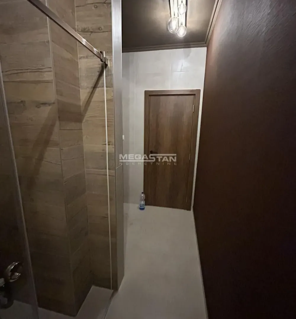 Prodaja, četvorosoban stan, 162m², Pančevo, Srbija