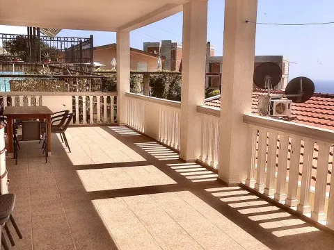 Izdavanje, trosoban stan, 110m², Seoce, Budva - image 7