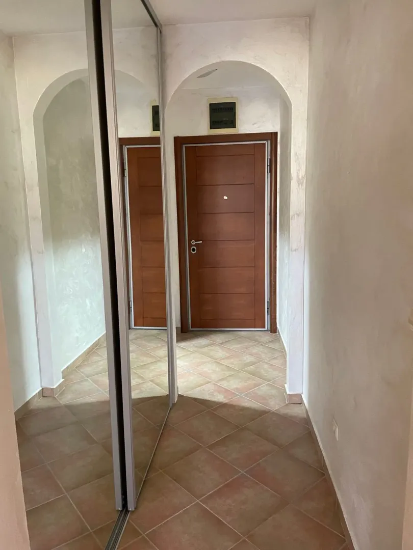 Izdavanje, garsonjera, 46m², Pržno, Budva