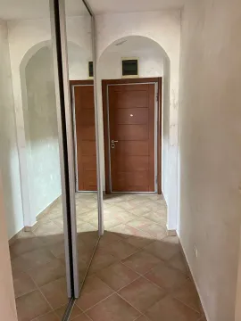 Izdavanje, garsonjera, 46m², Pržno, Budva - image 17