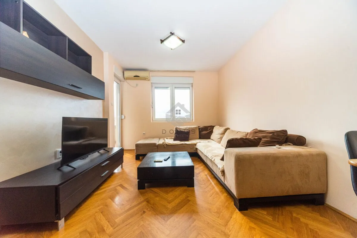 Izdavanje, jednosoban stan, 45m², Stari Aerodrom, Podgorica