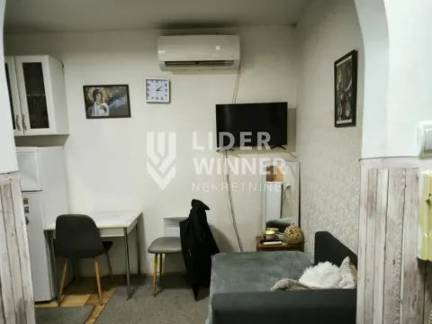 Prodaja, jednosoban stan, 26m², Zeleni Venac, Beograd - image 2