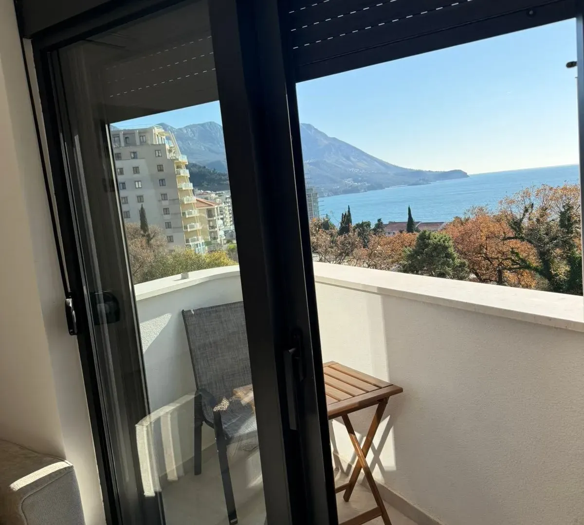Rent, one bedroom apartment, 40m², Bečići, Budva