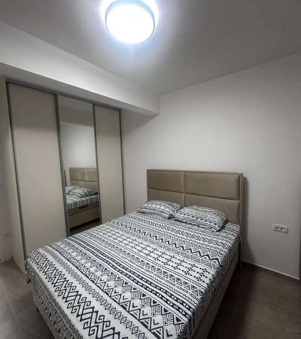 Izdavanje, jednosoban stan, 47m², Centar, Budva