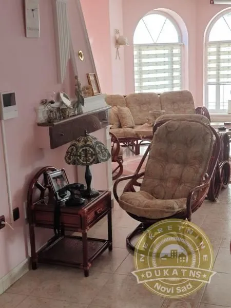 Prodaja, kuća, 420m², Kać, Novi Sad Sve Podlokacije