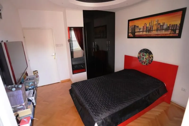 Prodaja, kuća, 332m², Pantelej, Niš