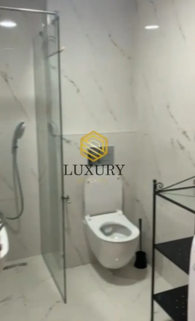 Izdavanje, jednosoban stan, 42m², Centar, Podgorica