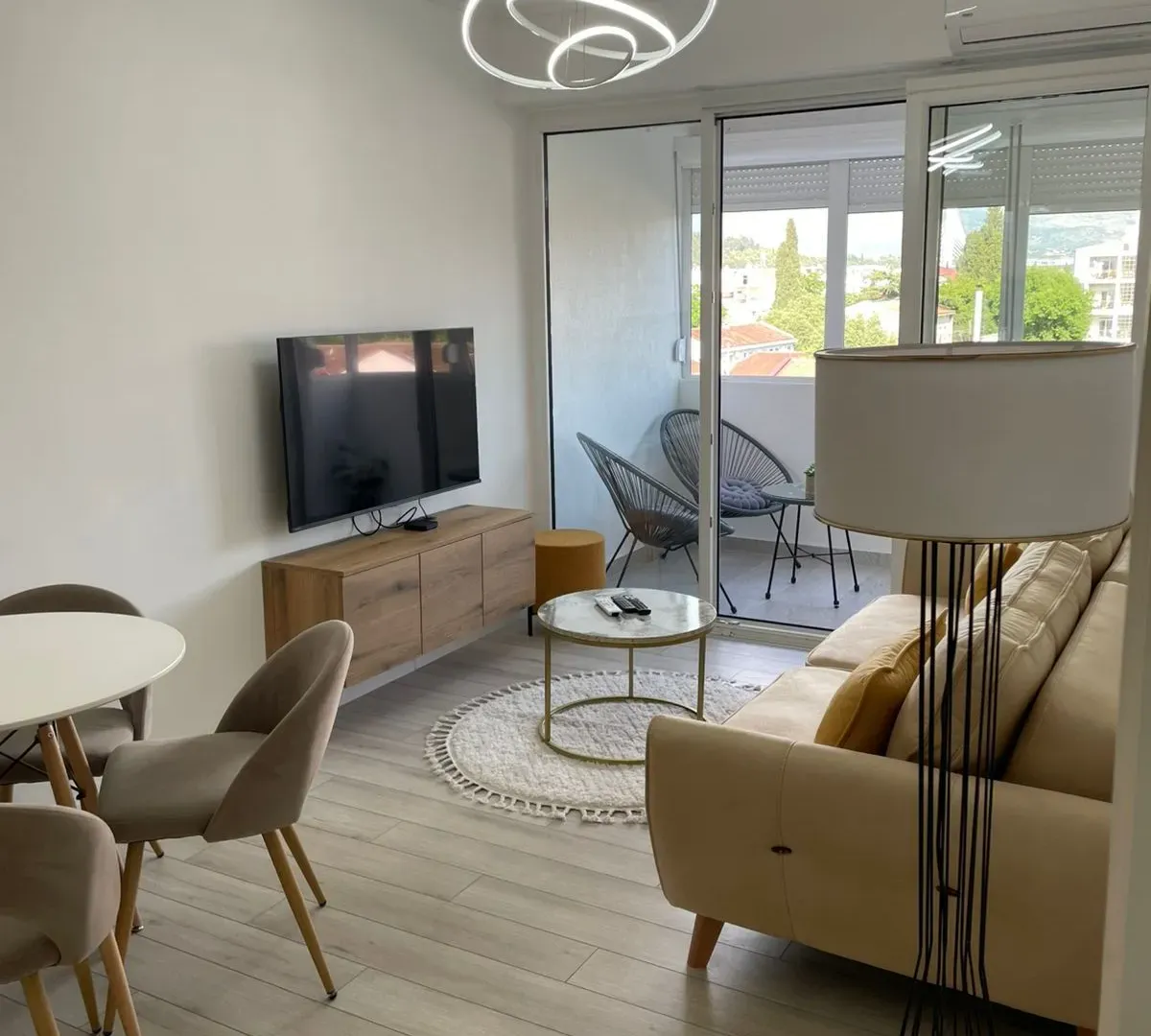 Izdavanje, jednosoban stan, 50m², Preko Morače, Podgorica