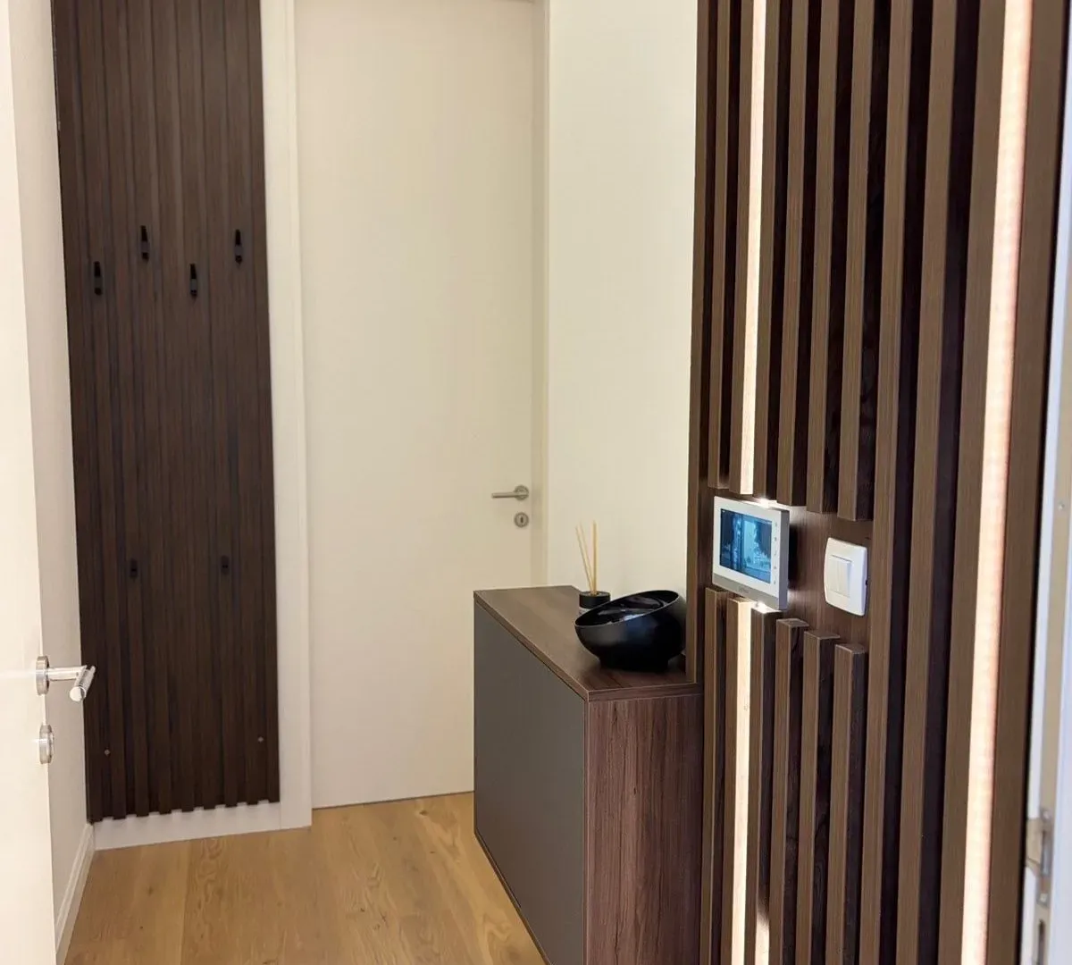 Izdavanje, jednosoban stan, 68m², Donja Lastva, Tivat