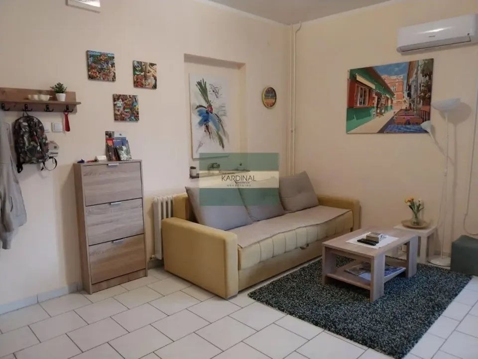 Prodaja, trosoban stan, 50m², Centar, Novi Sad