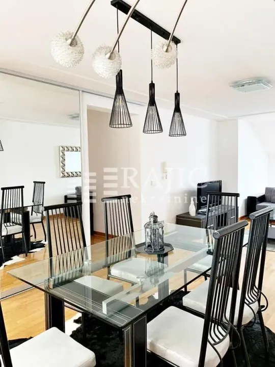 Rent, four bedroom apartment, 135m², Senjak, Beograd