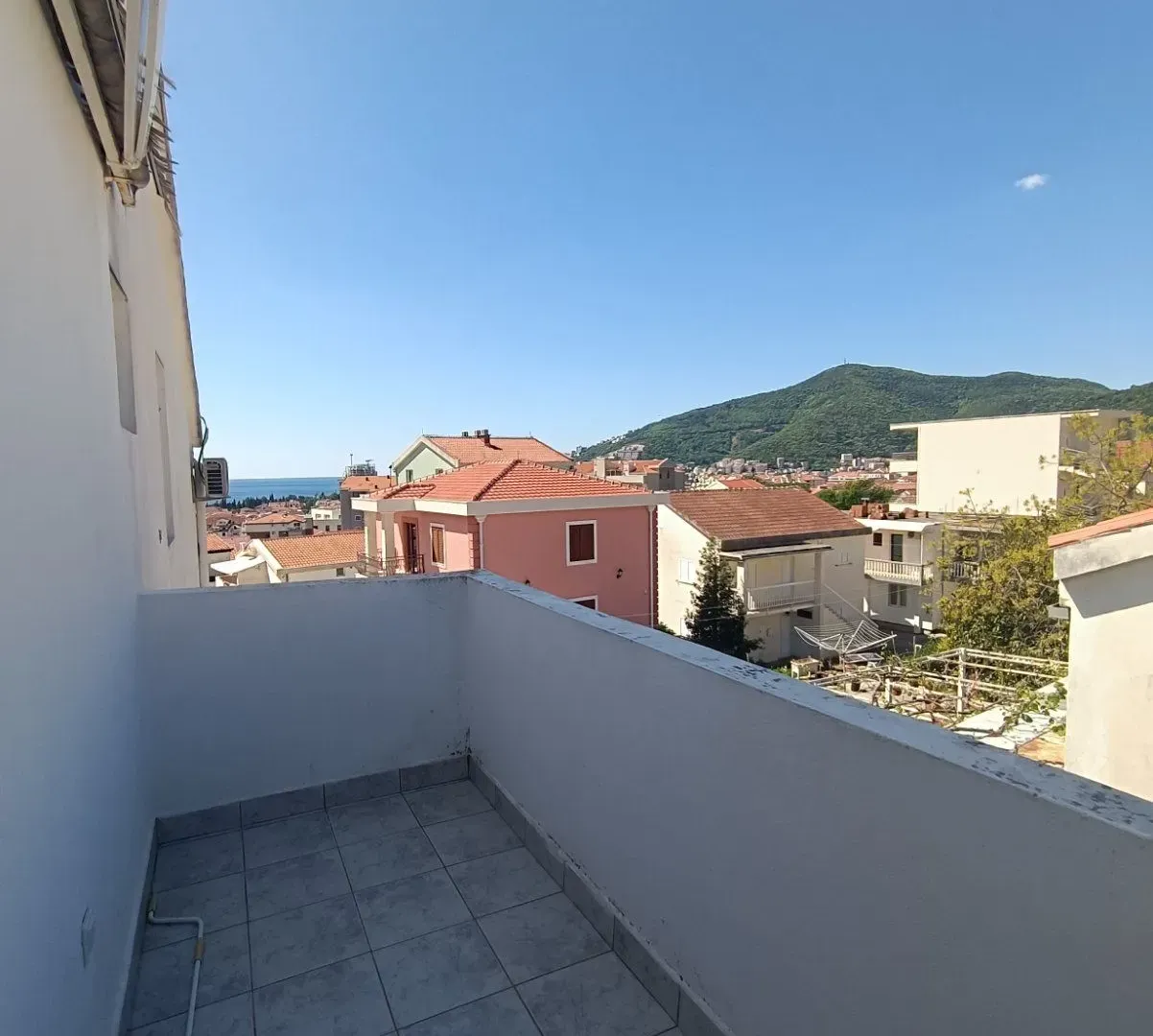 Rent, one bedroom apartment, 38m², Budva okolina, Budva