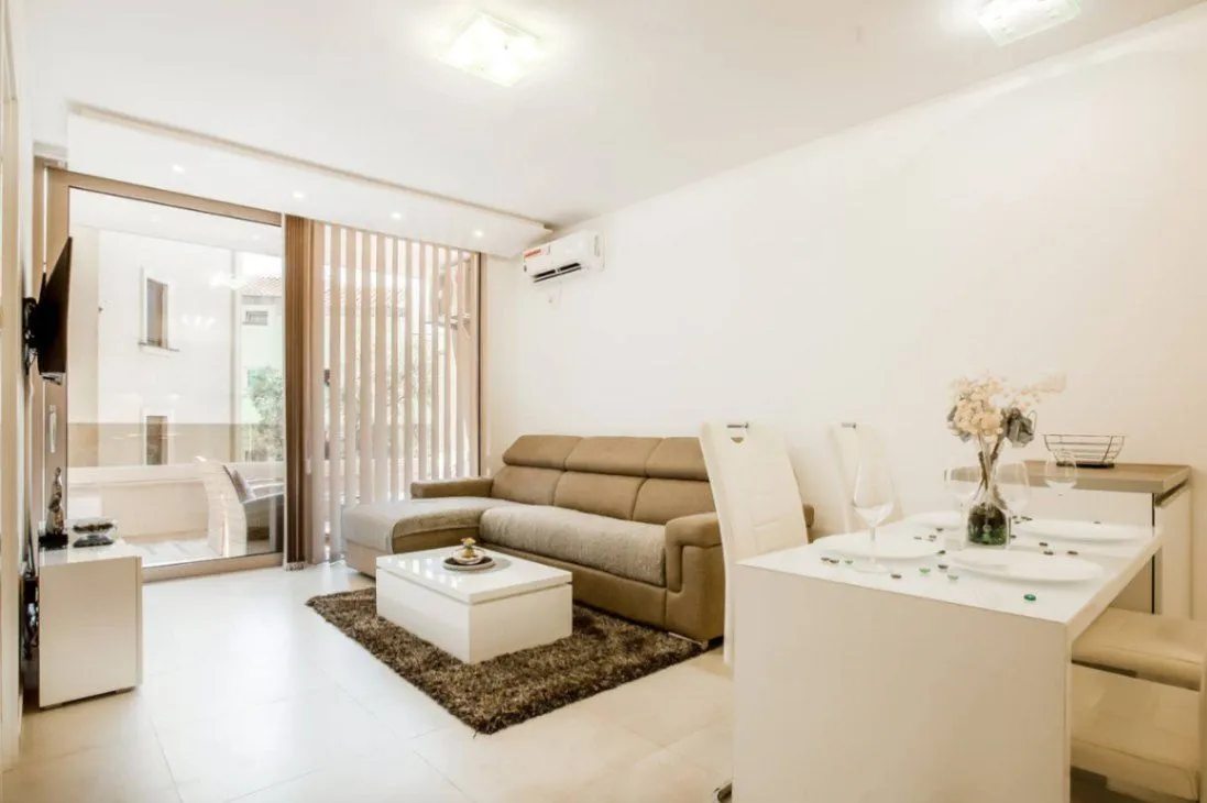 Rent, one bedroom apartment, 52m², Rafailovići, Budva