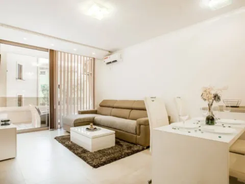 Rent, one bedroom apartment, 52m², Rafailovići, Budva - image 2