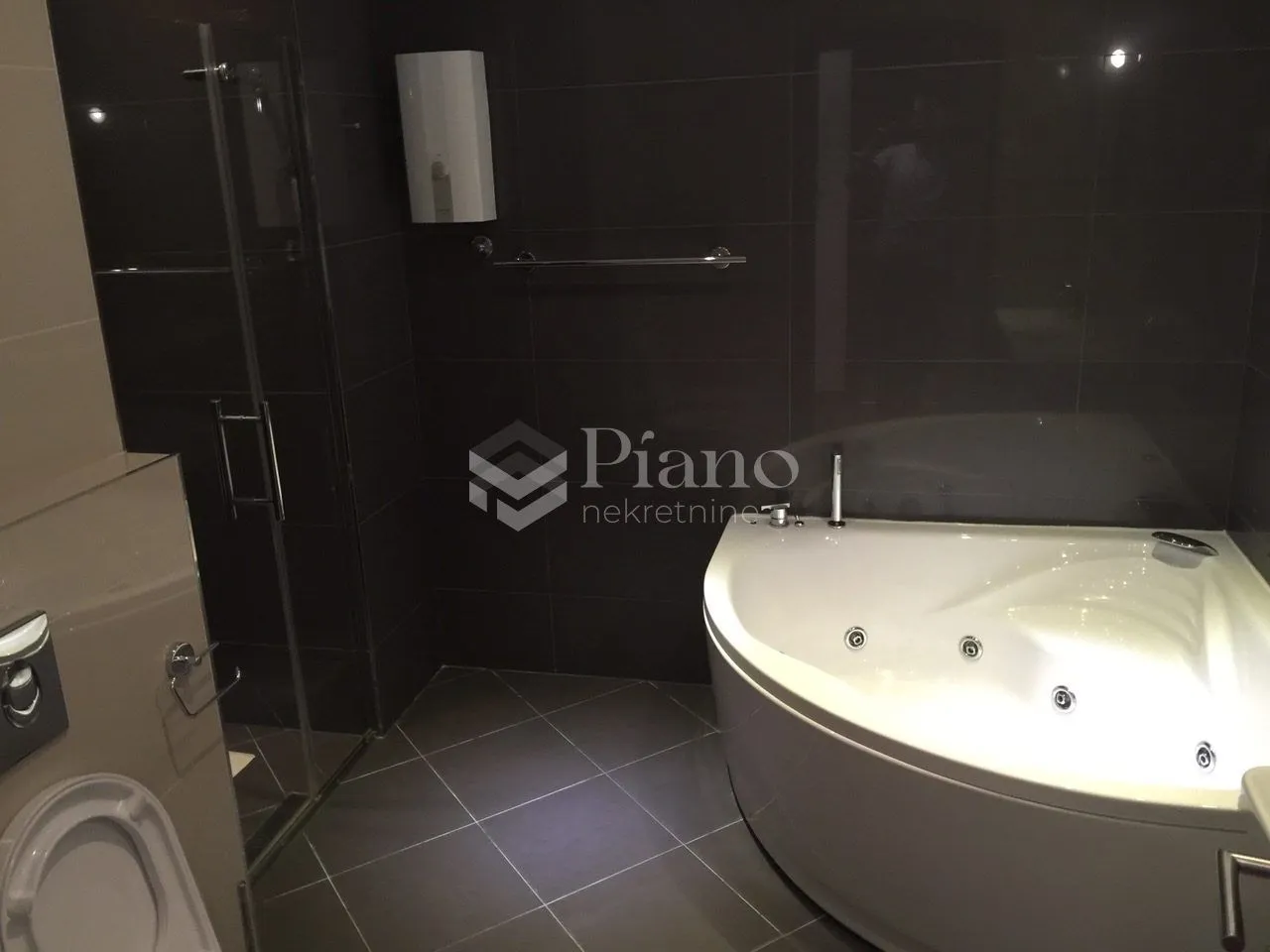 Rent, two bedroom apartment, 166m², Podgorica, Crna Gora