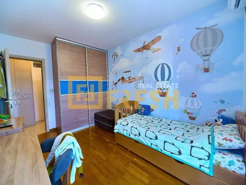 Prodaja, trosoban stan, 78m², Stari Aerodrom, Podgorica - image 10