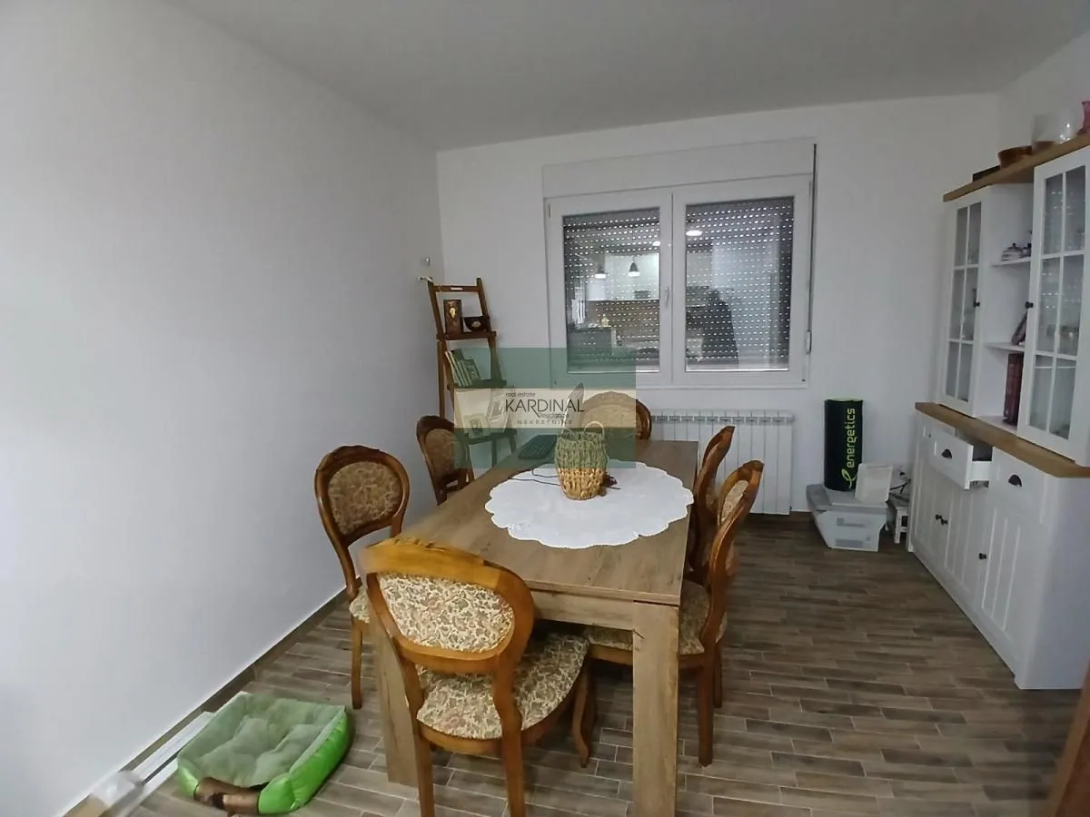Prodaja, kuća, 273m², Grošnica, Kragujevac