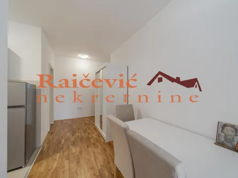 Rent, one bedroom apartment, 43m², Vračar, Šid - image 10