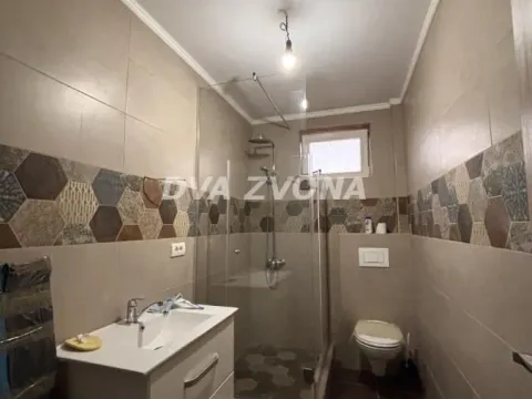 Prodaja, kuća, 218m², Centar, Inđija - image 9