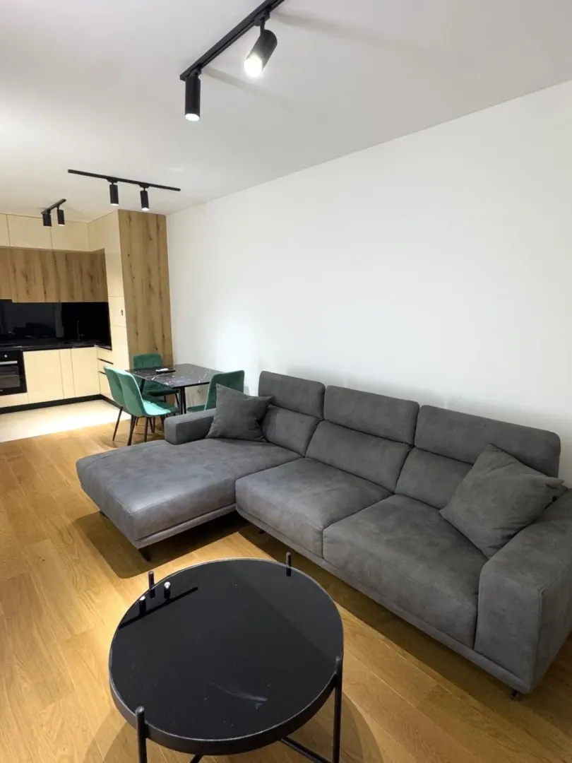 Izdavanje, jednosoban stan, 49m², Tološi, Podgorica