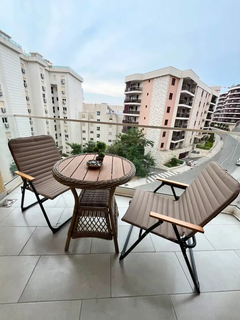 Rent, two bedroom apartment, 72m², Bečići, Budva