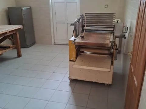 Izdavanje, poslovni prostor, 60m², Zagorič, Podgorica - image 8