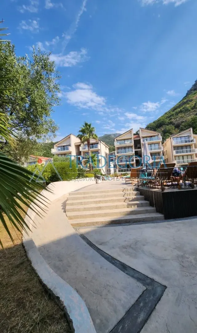 Prodaja, dvosoban stan, 75m², Pržno, Budva
