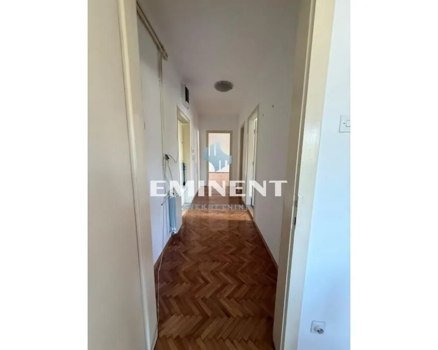 Rent, two bedroom apartment, 80m², Vračar Sve Podlokacije, Beograd