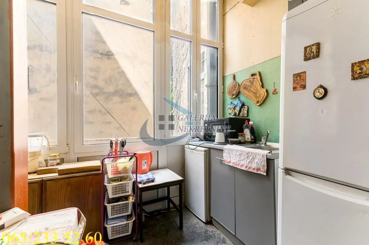 Sale, two bedroom apartment, 86m², Kalenić Pijaca, Vračar Sve Podlokacije