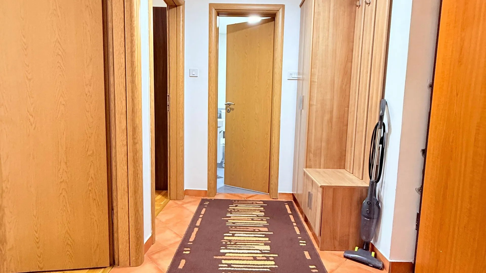 Izdavanje, dvosoban stan, 60m², City Kvart, Podgorica