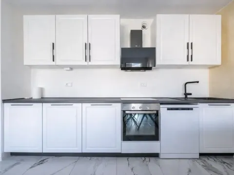 Prodaja, kuća, 84m², Tivat, Crna Gora - image 8