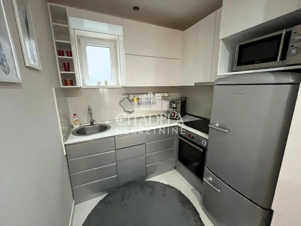 Sale, two bedroom apartment, 64m², Kluz, Zvezdara Sve Podlokacije