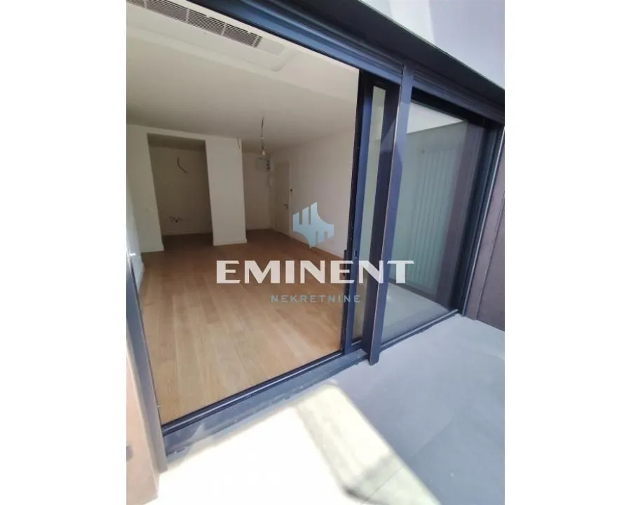 Prodaja, dvosoban stan, 56m², Novi Beograd Blok 67, Novi Beograd Sve Podlokacije