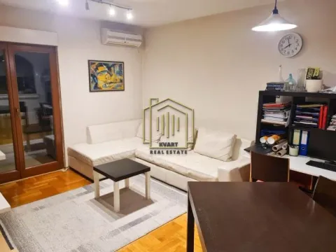 Prodaja, jednosoban stan, 47m², Stari Aerodrom, Podgorica - image 1