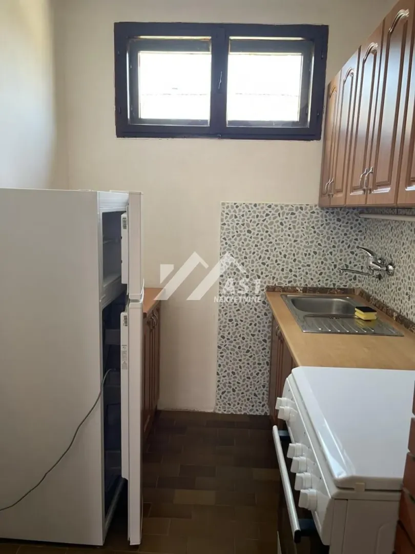 Izdavanje, kuća, 100m², Veternik, Novi Sad Sve Podlokacije