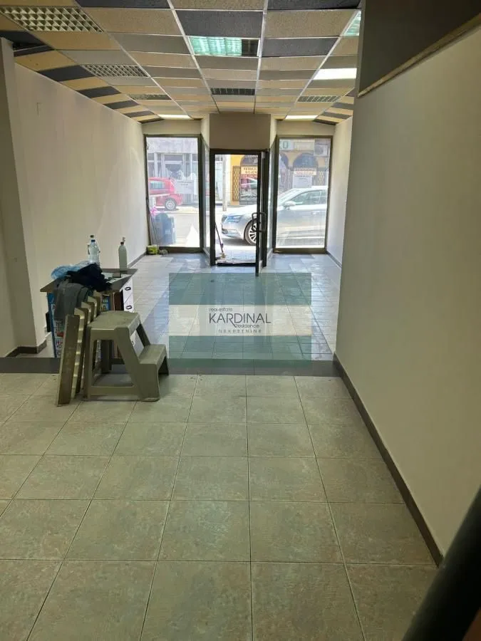 Sale, office space, 53m², Mala vaga, Kragujevac