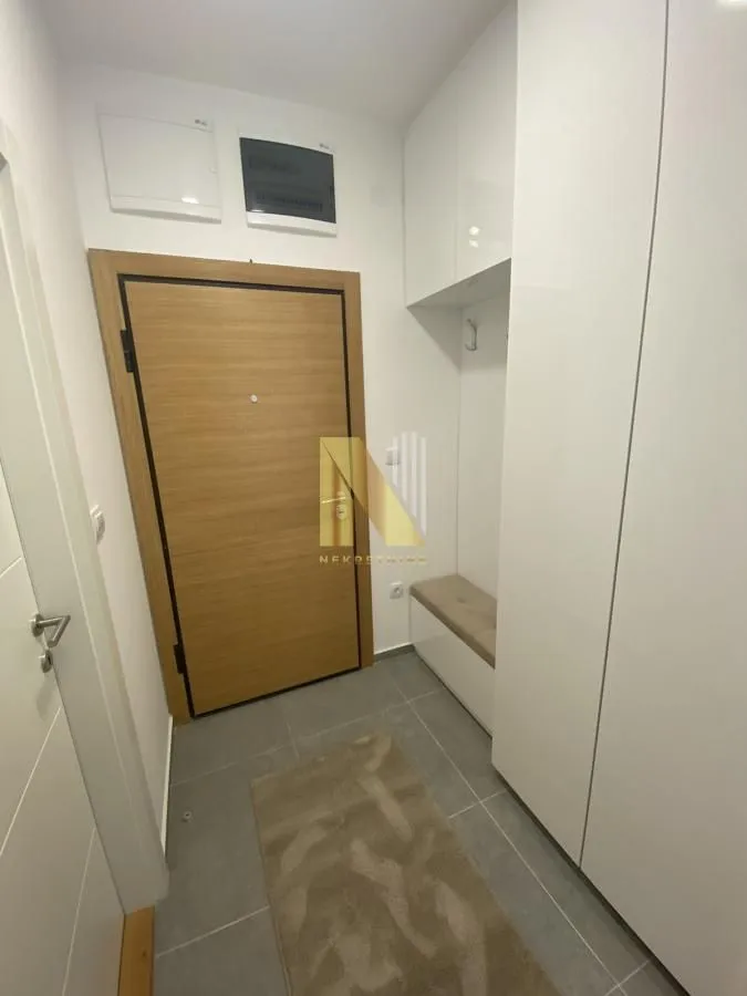Izdavanje, garsonjera, 31m², Adamovićevo Naselje, Novi Sad Sve Podlokacije