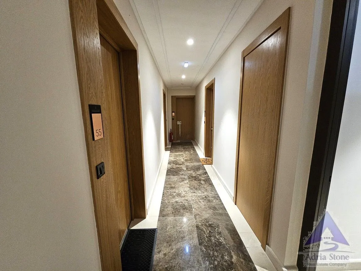 Prodaja, jednosoban stan, 77m², Rafailovići, Budva