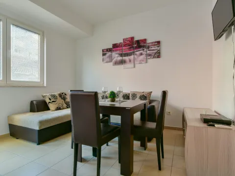 Rent, one bedroom apartment, 30m², Rozino, Budva - image 7