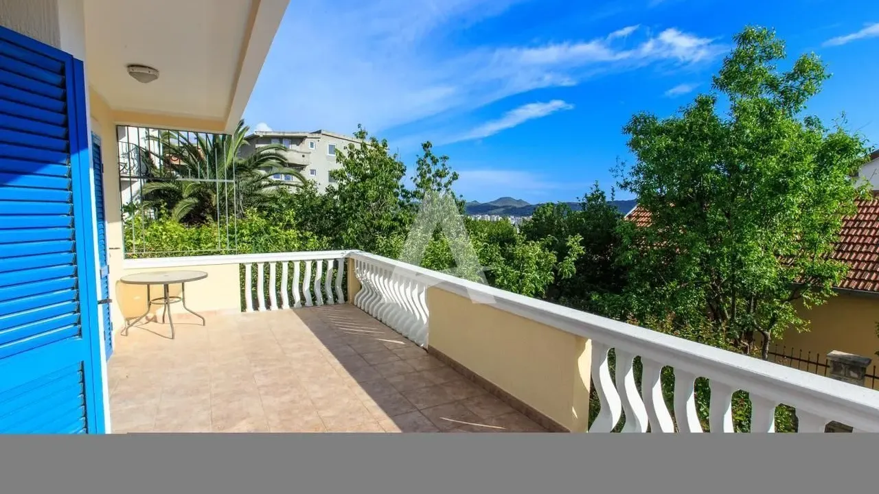 Prodaja, kuća, 400m², Bar, Crna Gora